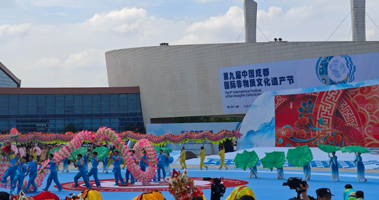 非遗文化节启幕 资阳味道与传统技艺引客来